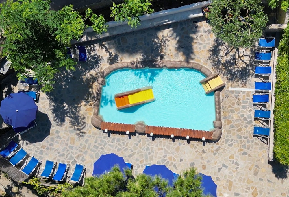 Villaggio Campeggio Santa Fortunata Campogaio — Swimming pool in Sorrento, Campania