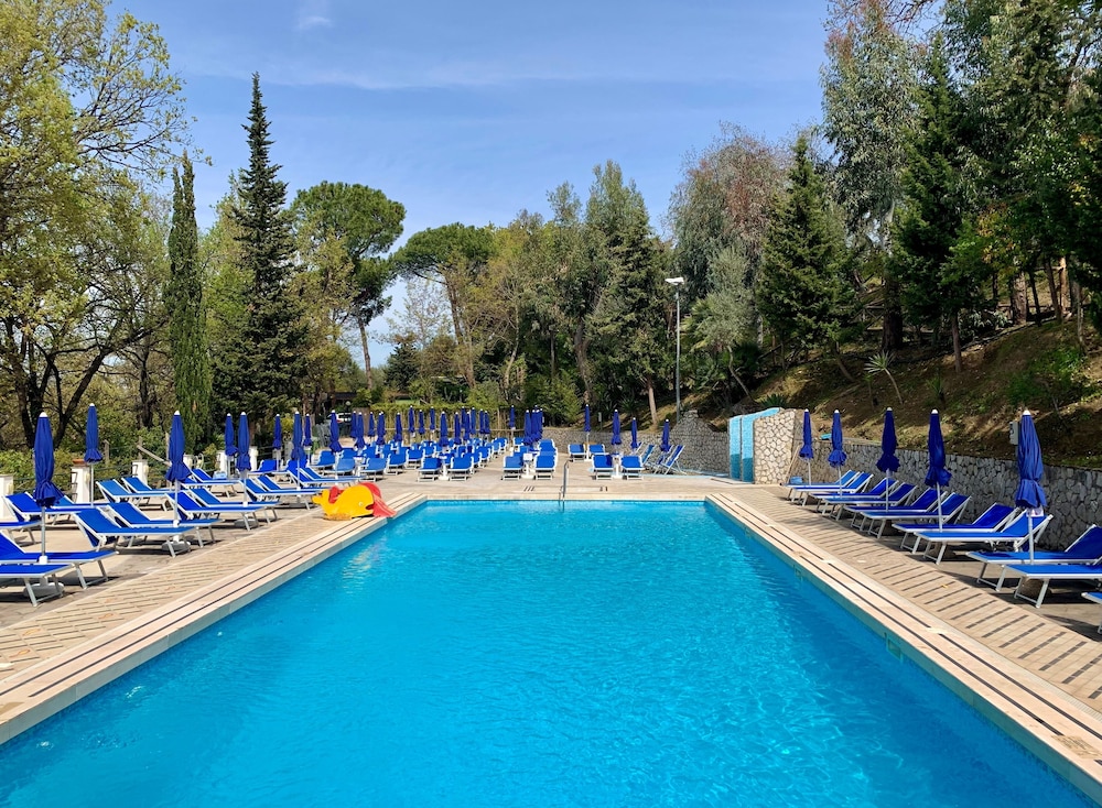 Villaggio Campeggio Santa Fortunata Campogaio — Swimming pool in Sorrento, Campania