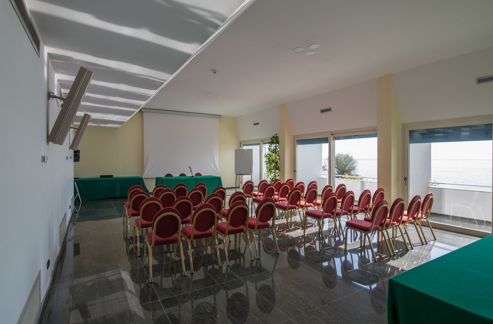 Splendid Hotel La Torre — Hotel building in Palermo, Sicily