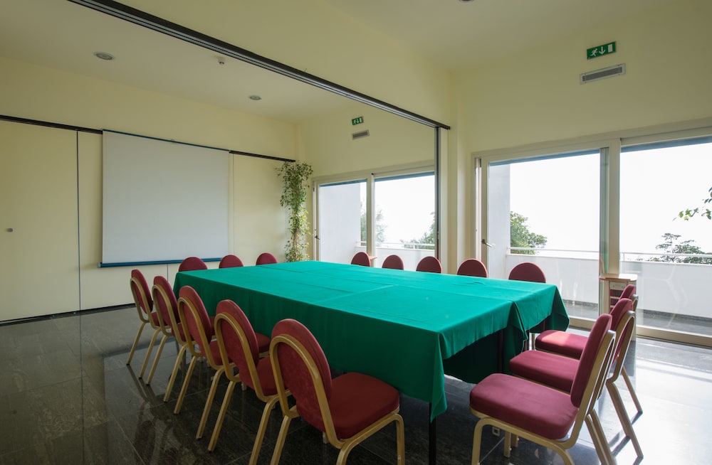 Splendid Hotel La Torre — Hotel building in Palermo, Sicily