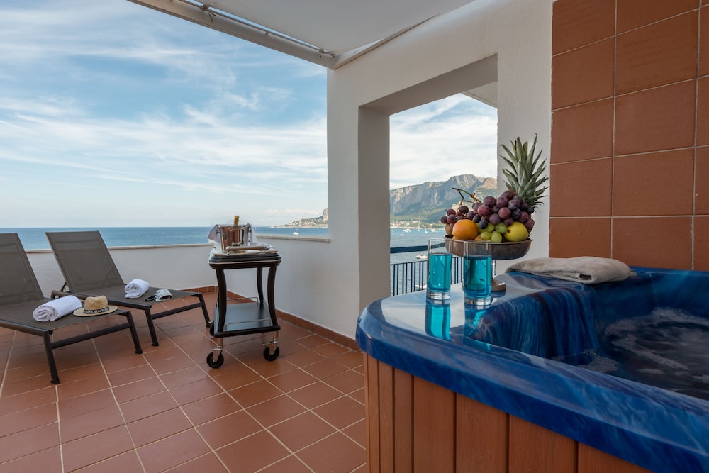 Splendid Hotel La Torre — Hotel rooms in Palermo, Sicily