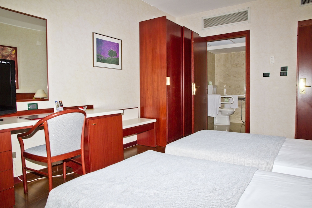 Splendid Hotel La Torre — Hotel rooms in Palermo, Sicily