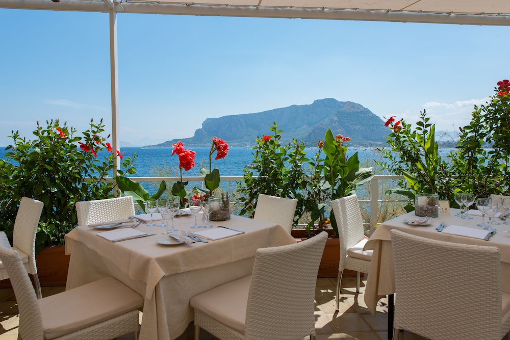Splendid Hotel La Torre — Restaurant & bars in Palermo, Sicily