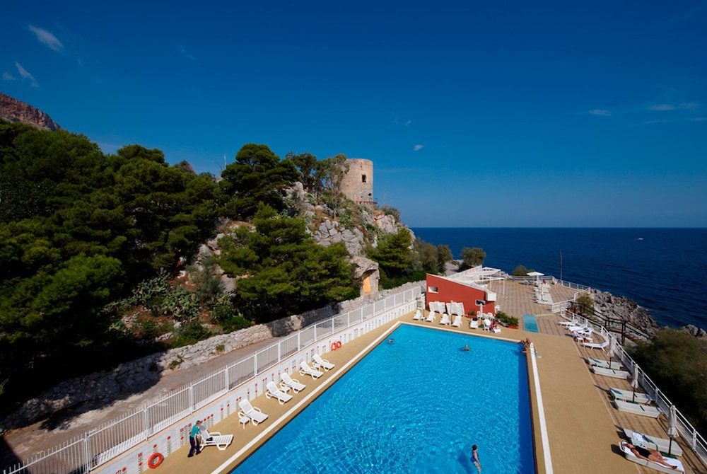 Splendid Hotel La Torre — Swimming pool in Palermo, Sicily