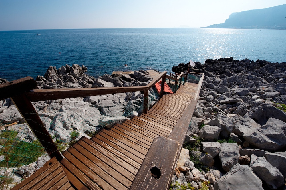 Splendid Hotel La Torre — Beach in Palermo, Sicily