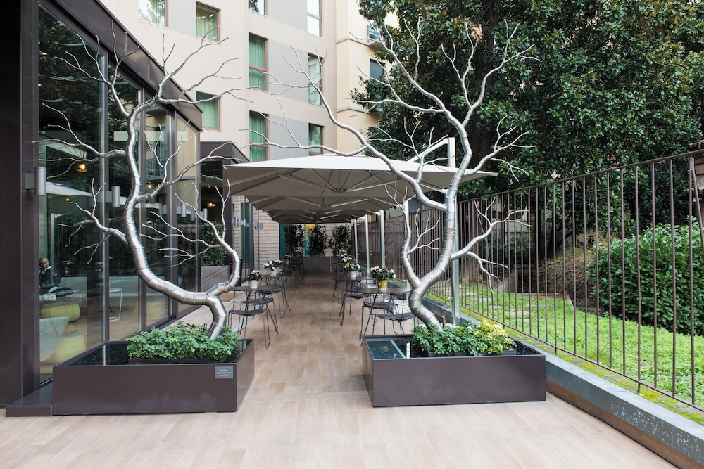 Starhotels E.c.ho. — Hotel building in Milan, Lombardy