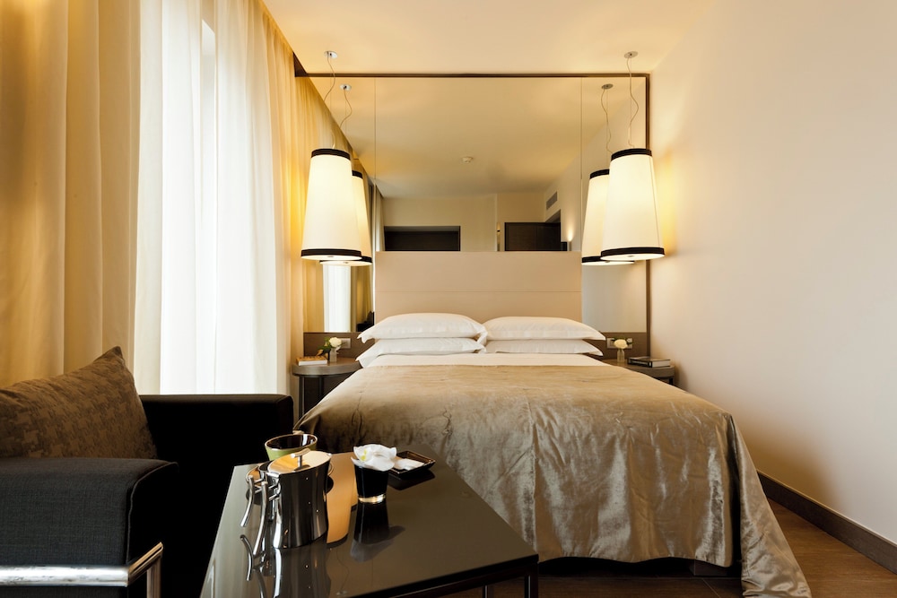 Starhotels E.c.ho. — Hotel rooms in Milan, Lombardy