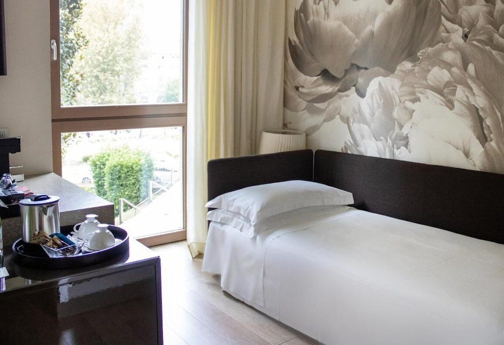 Starhotels E.c.ho. — Hotel rooms in Milan, Lombardy