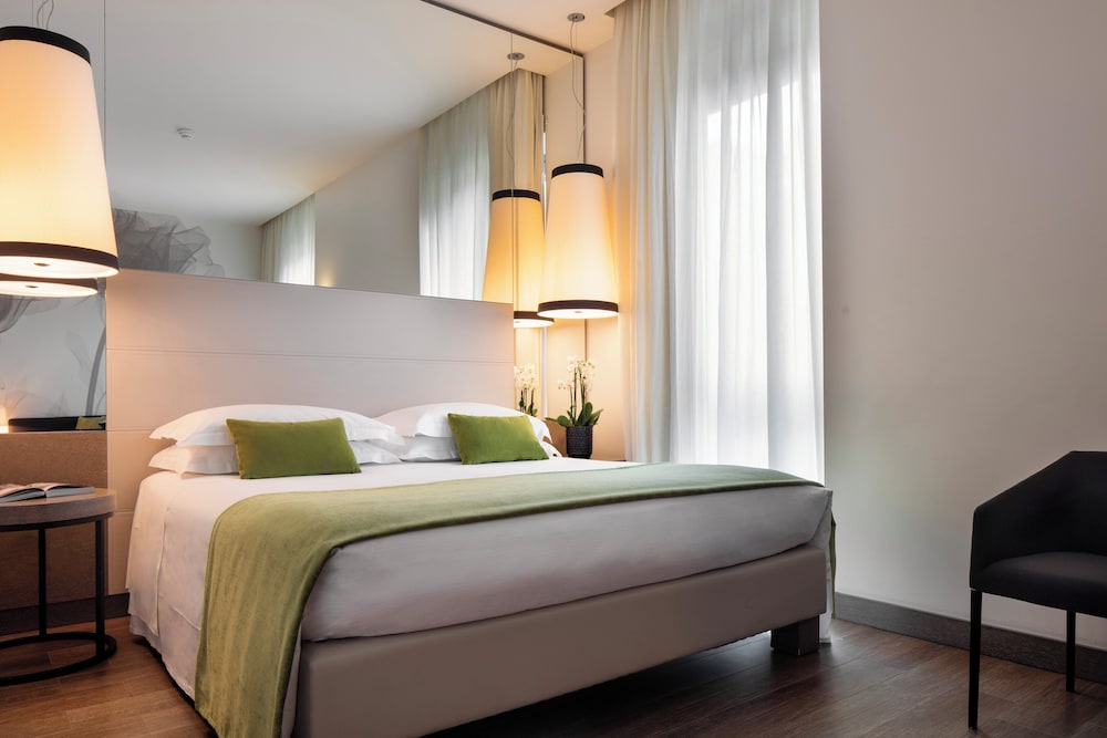 Starhotels E.c.ho. — Hotel rooms in Milan, Lombardy