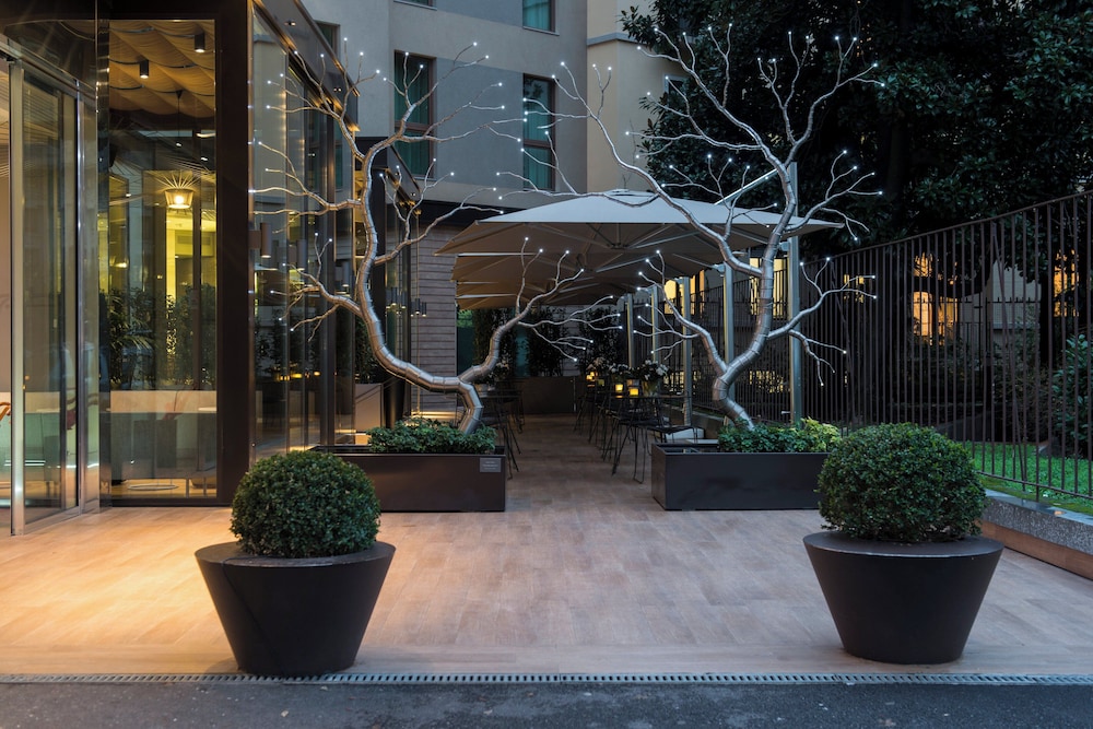 Starhotels E.c.ho. — Hotel building in Milan, Lombardy