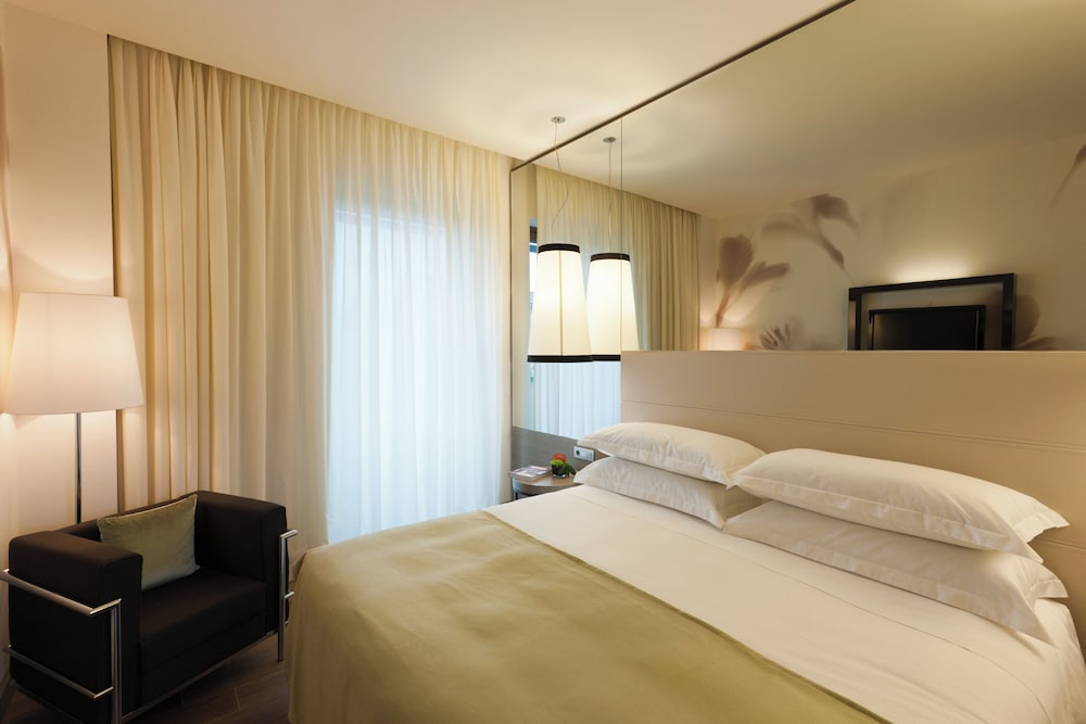 Starhotels E.c.ho. — Hotel rooms in Milan, Lombardy