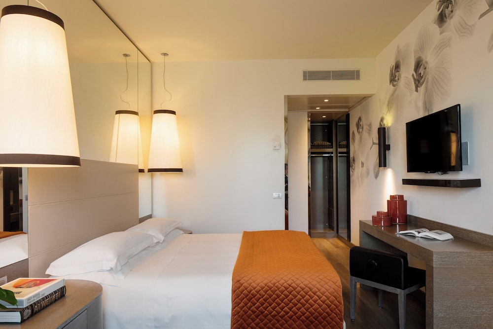 Starhotels E.c.ho. — Hotel rooms in Milan, Lombardy