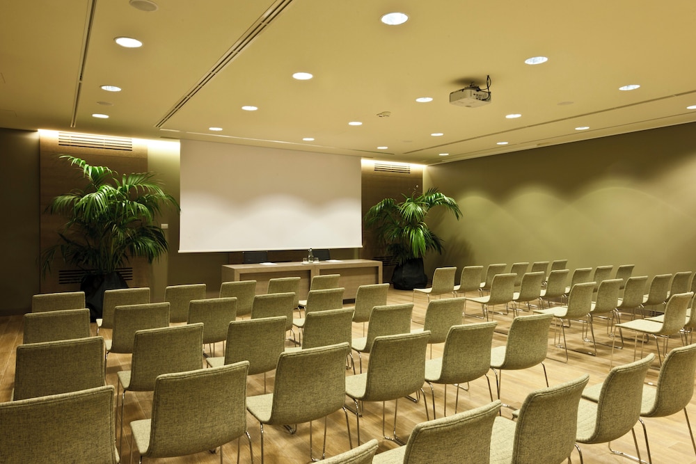 Starhotels E.c.ho. — Hotel building in Milan, Lombardy