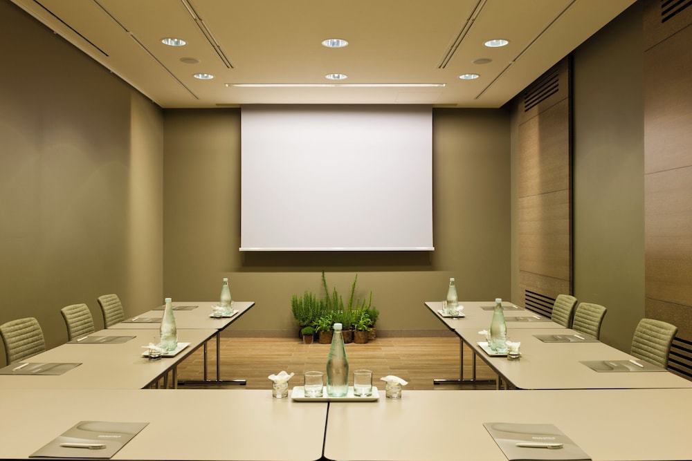 Starhotels E.c.ho. — Hotel building in Milan, Lombardy