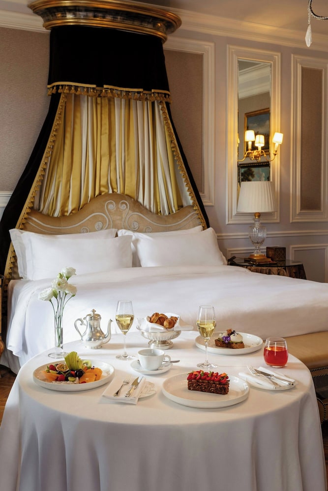 The St. Regis Florence — Hotel rooms in Florence, Tuscany