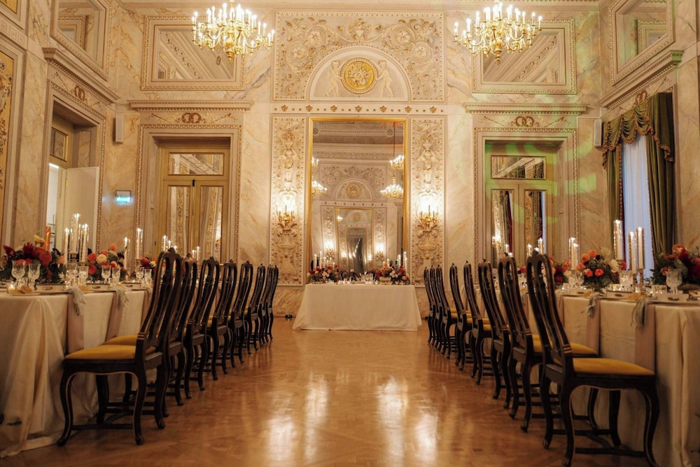 The St. Regis Florence — Restaurant & bars in Florence, Tuscany