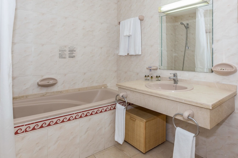 Ona Alanda Club Marbella — Hotel rooms in Marbella, Andalusia