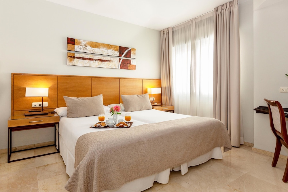 Ona Alanda Club Marbella — Hotel rooms in Marbella, Andalusia