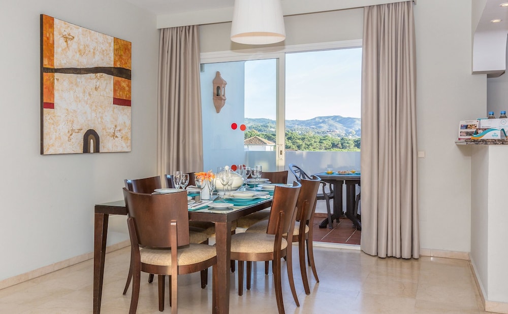 Ona Alanda Club Marbella — Restaurant & bars in Marbella, Andalusia