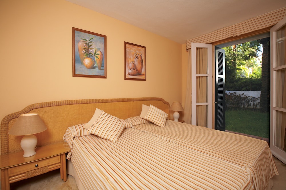Ona Alanda Club Marbella — Hotel rooms in Marbella, Andalusia
