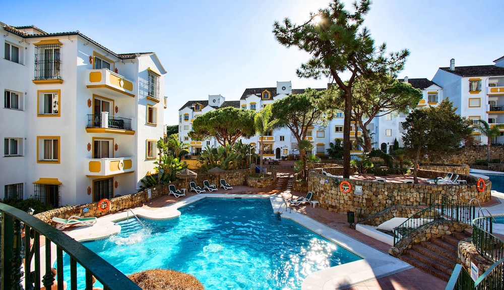 Ona Alanda Club Marbella — Swimming pool in Marbella, Andalusia