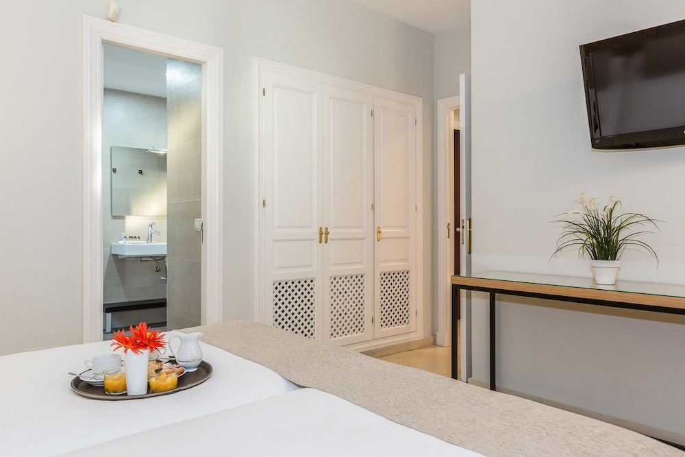 Ona Alanda Club Marbella — Hotel rooms in Marbella, Andalusia