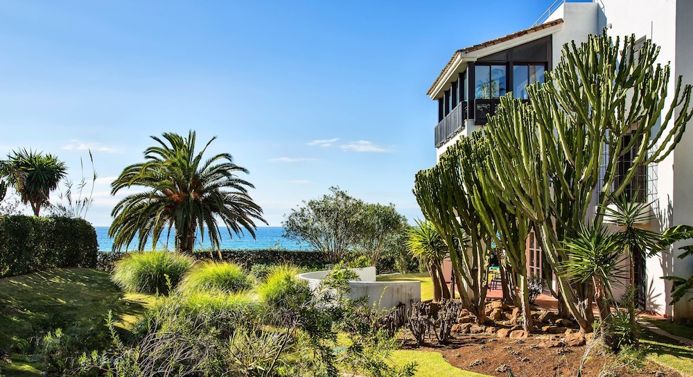 Ona Alanda Club Marbella — Hotel building in Marbella, Andalusia