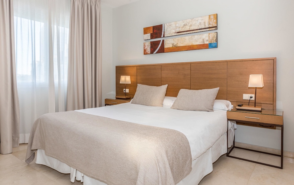 Ona Alanda Club Marbella — Hotel rooms in Marbella, Andalusia