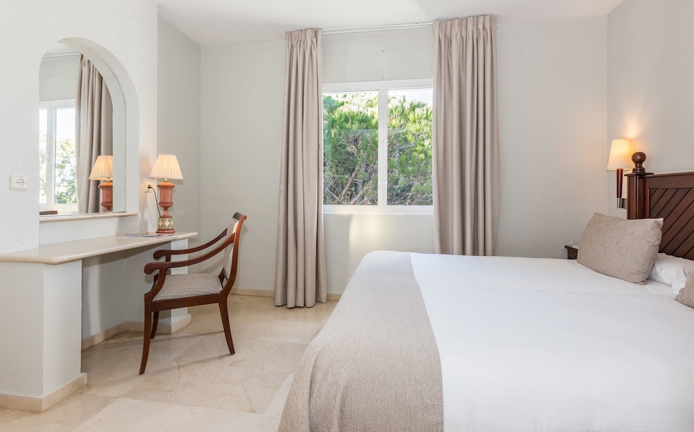 Ona Alanda Club Marbella — Hotel rooms in Marbella, Andalusia