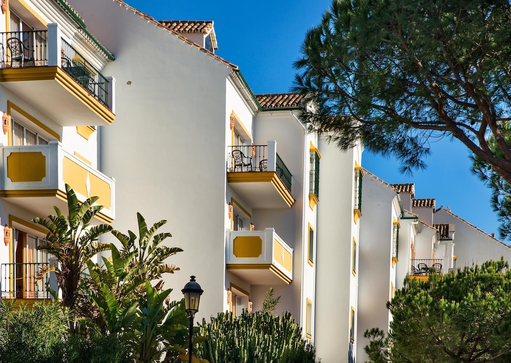 Ona Alanda Club Marbella — Hotel building in Marbella, Andalusia