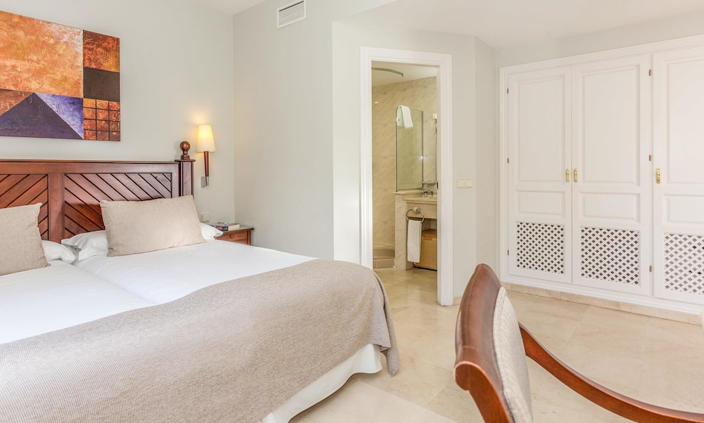 Ona Alanda Club Marbella — Hotel rooms in Marbella, Andalusia