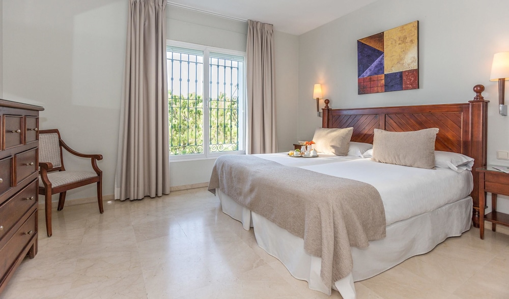 Ona Alanda Club Marbella — Hotel rooms in Marbella, Andalusia