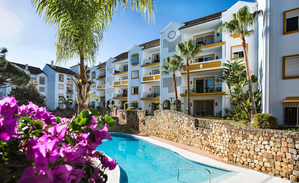 Ona Alanda Club Marbella — Hotel building in Marbella, Andalusia