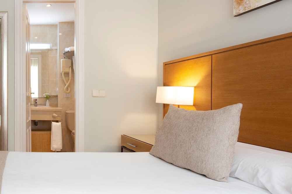Ona Alanda Club Marbella — Hotel rooms in Marbella, Andalusia