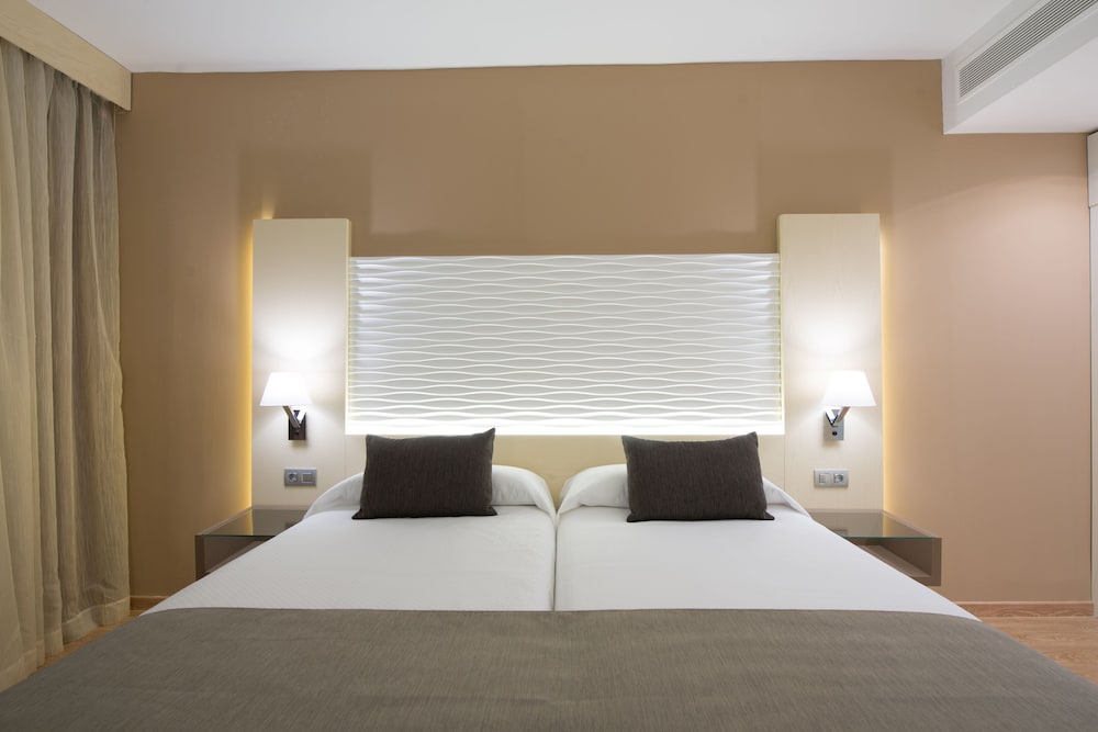 HL Suitehotel Playa del Inglés — Hotel rooms in Playa del Ingles, Canary Islands