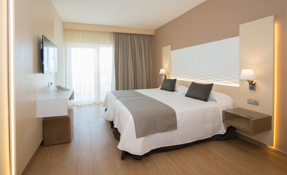 HL Suitehotel Playa del Inglés — Hotel rooms in Playa del Ingles, Canary Islands
