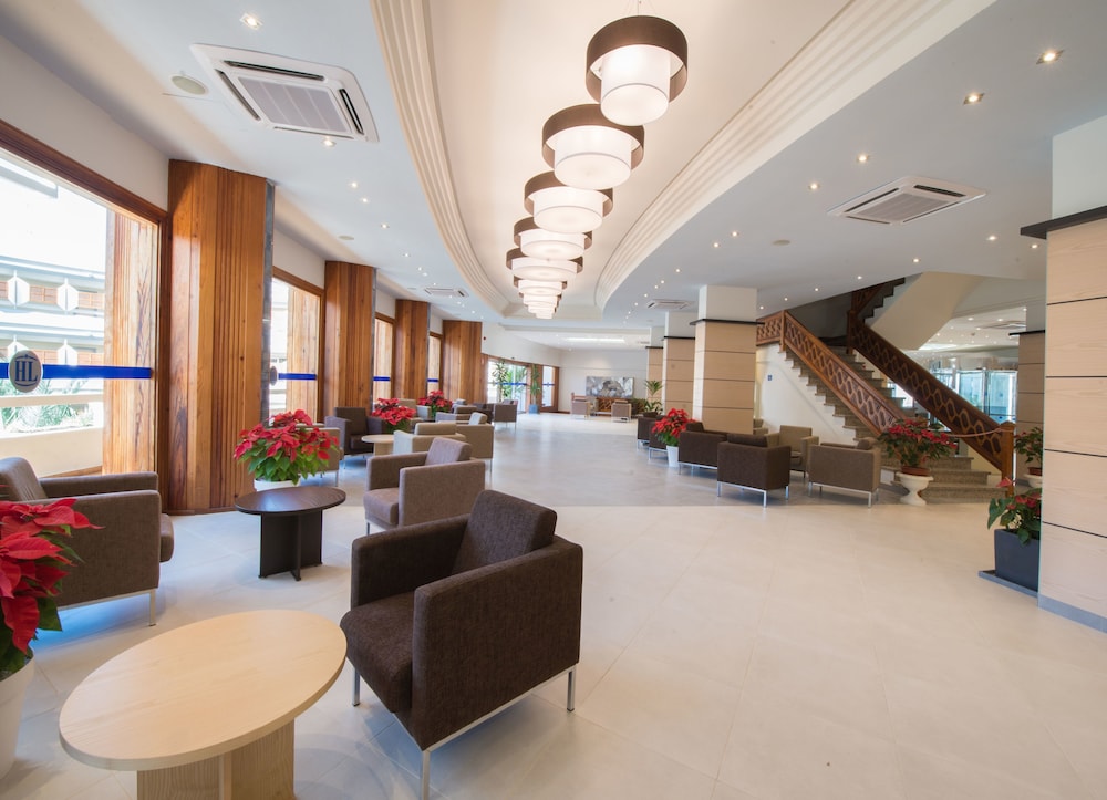 HL Suitehotel Playa del Inglés — Hotel building in Playa del Ingles, Canary Islands