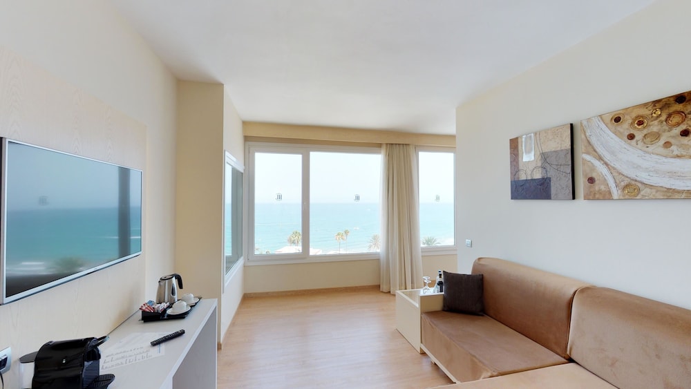 HL Suitehotel Playa del Inglés — Hotel rooms in Playa del Ingles, Canary Islands