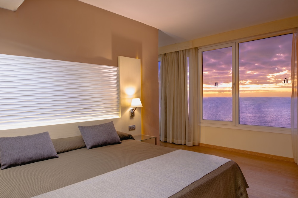 HL Suitehotel Playa del Inglés — Hotel rooms in Playa del Ingles, Canary Islands