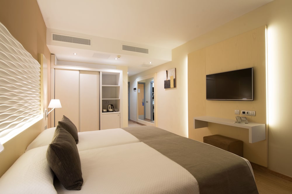 HL Suitehotel Playa del Inglés — Hotel rooms in Playa del Ingles, Canary Islands