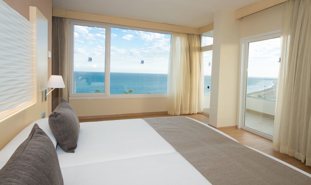 HL Suitehotel Playa del Inglés — Hotel rooms in Playa del Ingles, Canary Islands