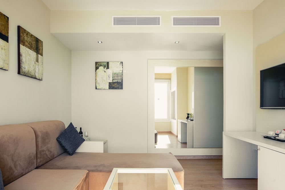 HL Suitehotel Playa del Inglés — Hotel rooms in Playa del Ingles, Canary Islands