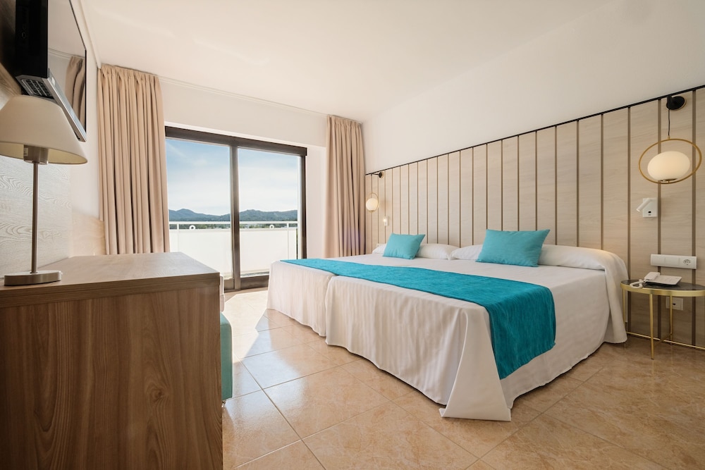 azuLine Hotel Bergantín — Hotel rooms in San Antonio, Balearic Islands