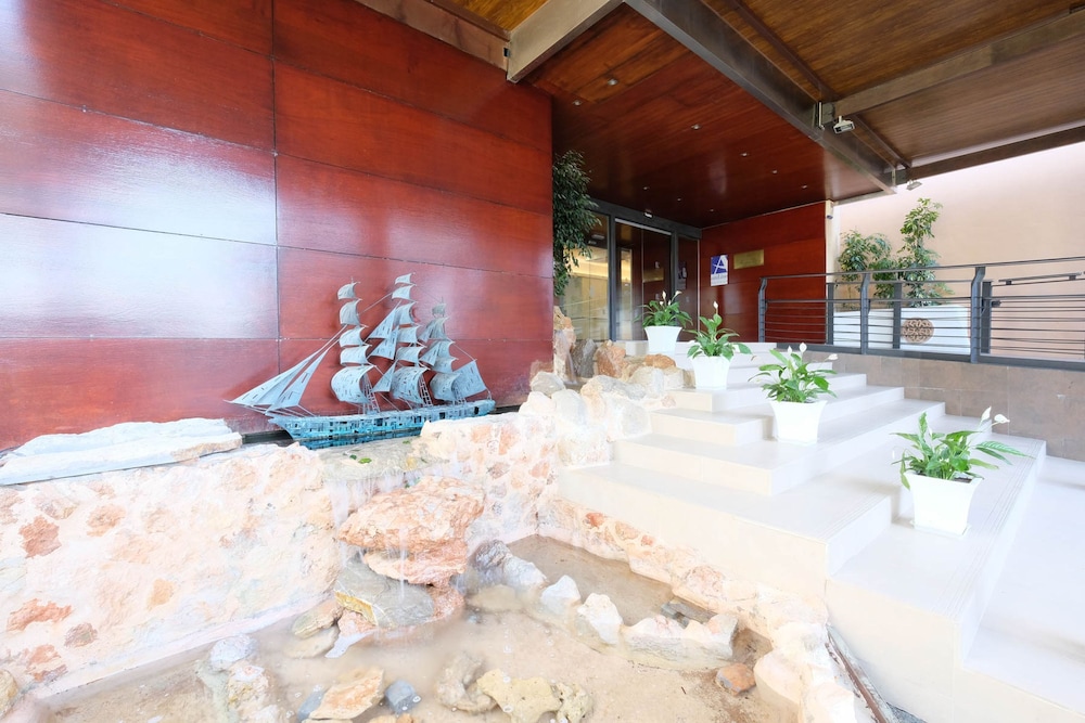 azuLine Hotel Bergantín — Hotel building in San Antonio, Balearic Islands
