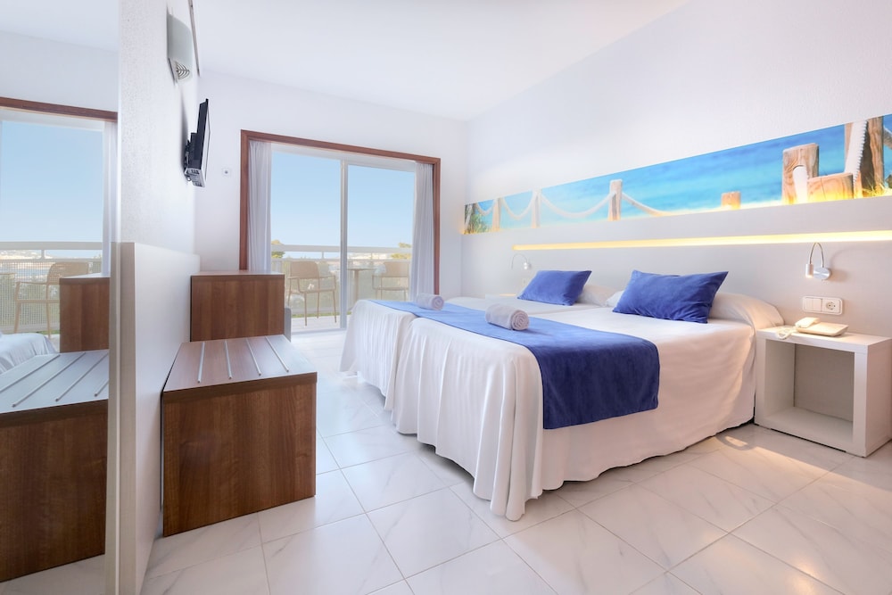 azuLine Hotel Bergantín — Hotel rooms in San Antonio, Balearic Islands