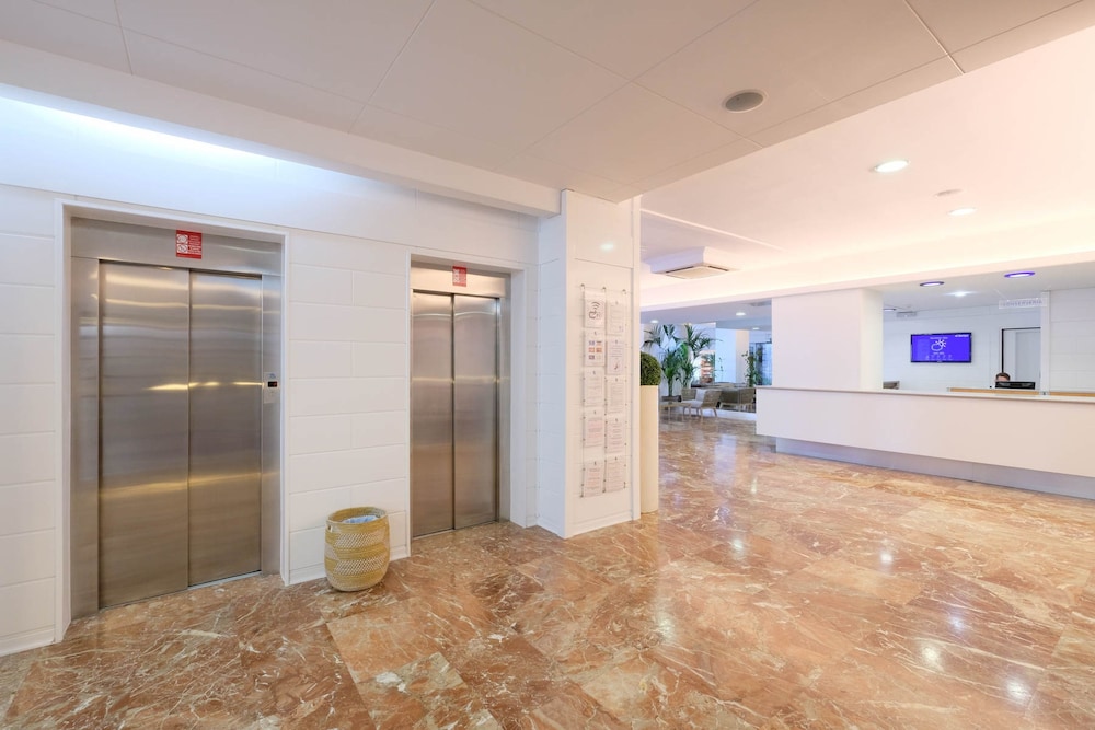 azuLine Hotel Bergantín — Hotel building in San Antonio, Balearic Islands