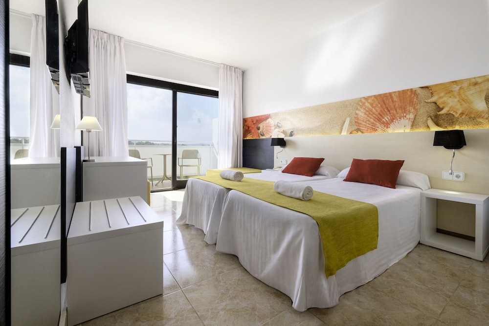 azuLine Hotel Bergantín — Hotel rooms in San Antonio, Balearic Islands