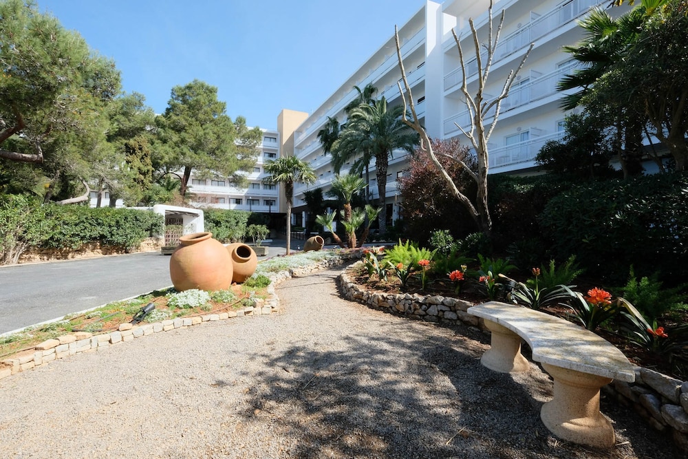 azuLine Hotel Bergantín — Hotel building in San Antonio, Balearic Islands