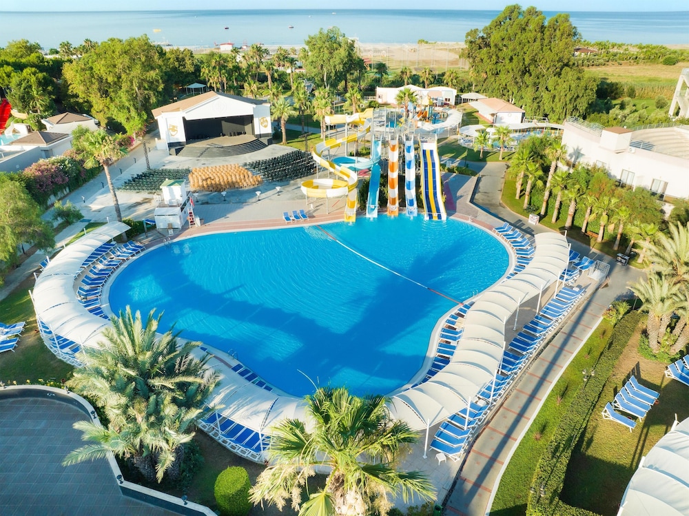 Asteria Family Resort Side (Ex. Euphoria Palm Beach) — Pool in Manavgat