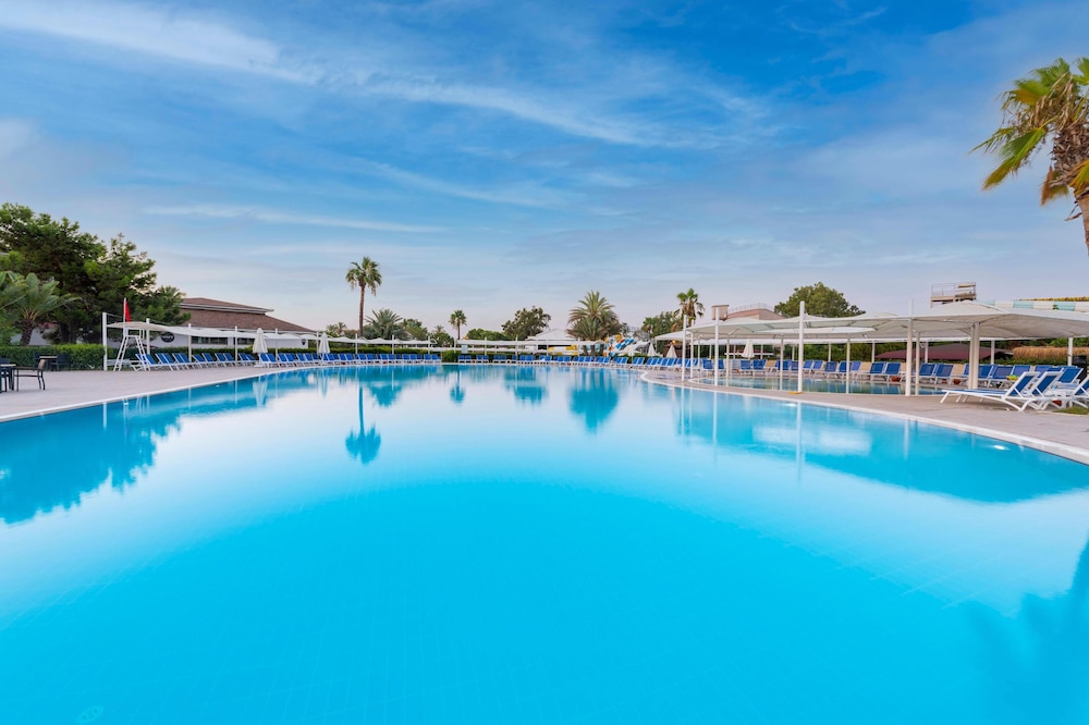 Asteria Family Resort Side (Ex. Euphoria Palm Beach) — Pool in Manavgat
